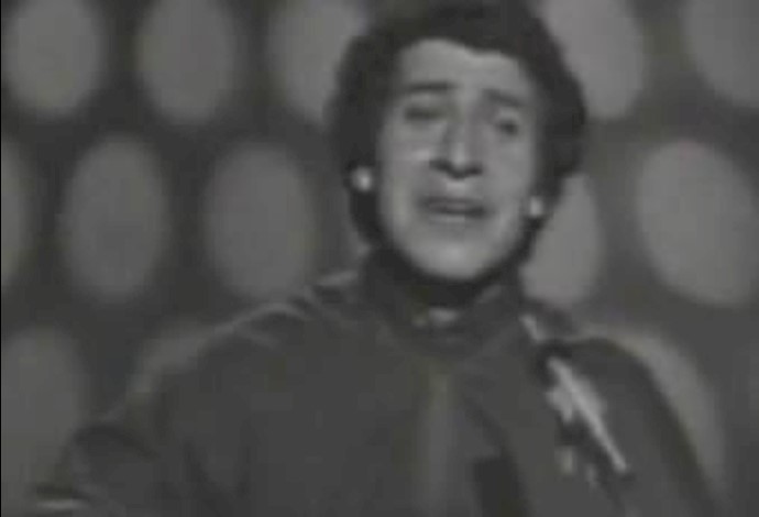 ويكتور خارا