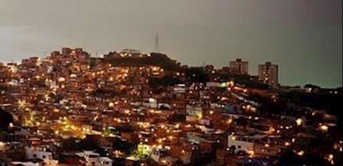 شهر میرجاوه در شب