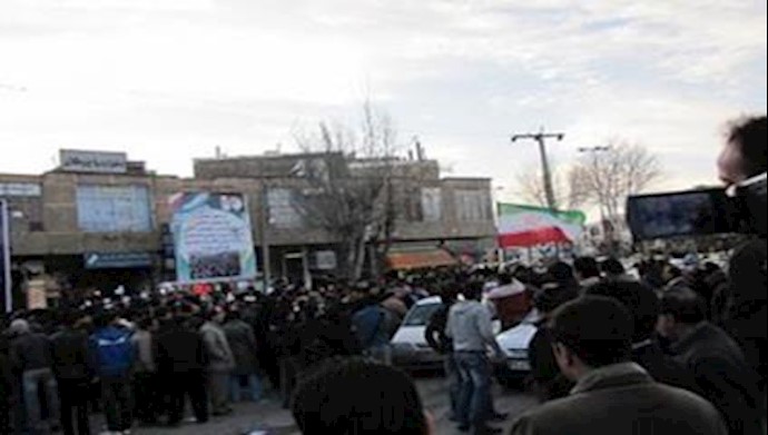 حرکت اعتراضی کارگران کارخانه فولاد زاگرس قروه-آرشیو