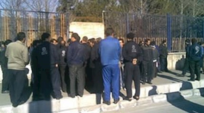 تجمع اعتراضی کارگران کارخانه ایران تایر