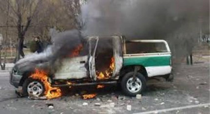 آتش زدن خودورهای نیروی انتظامی - آرشیو