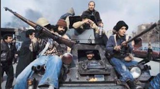 عكسي از روزهاي انقلاب ضد سلطنتى