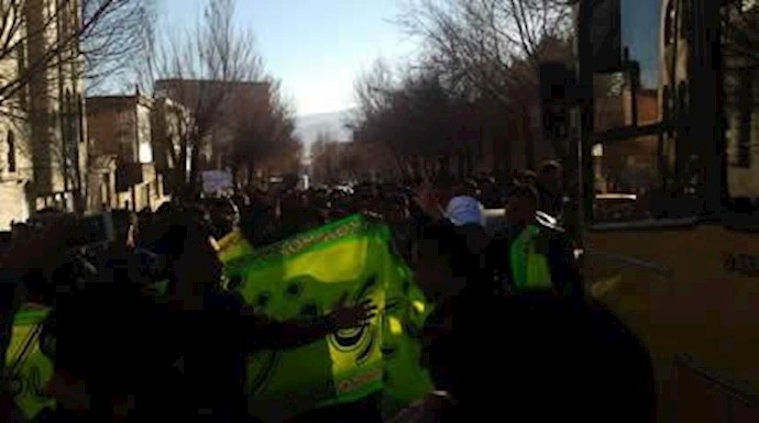 تظاهرات اعتراضی مردم شهرکرد-آرشیو
