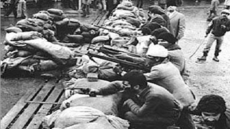 سنگر بندي خيابانها در روزهاي انقلاب ضد سلطنتي