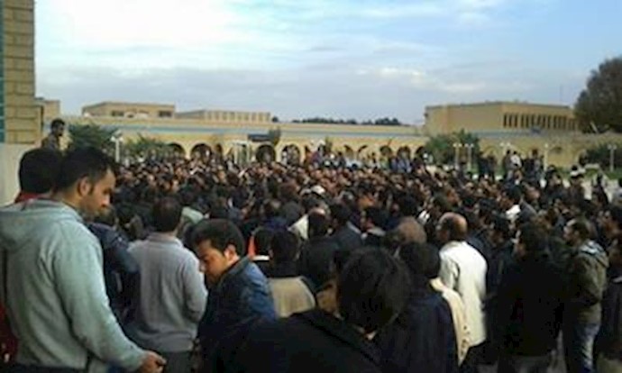 کارگران پلی اکریل