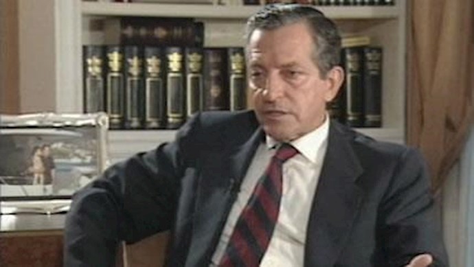 آدولفو سوارز اولین نخست وزیر منتخب بعد از فرانکو