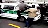 تهاجم مردم به خودرو نيروي انتظامي - آرشيو