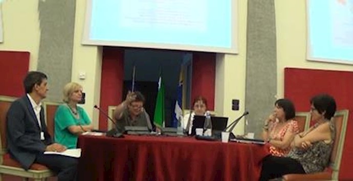 کنفرانس در سالن شهرداری تورینو- ایتالیا 