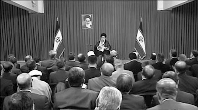 خامنه ای در ديدار با دست اندرکاران سیاست خارجی رژیم