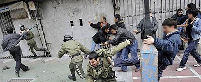 ادب کردن دو بسیجی در تهران_آرشیو