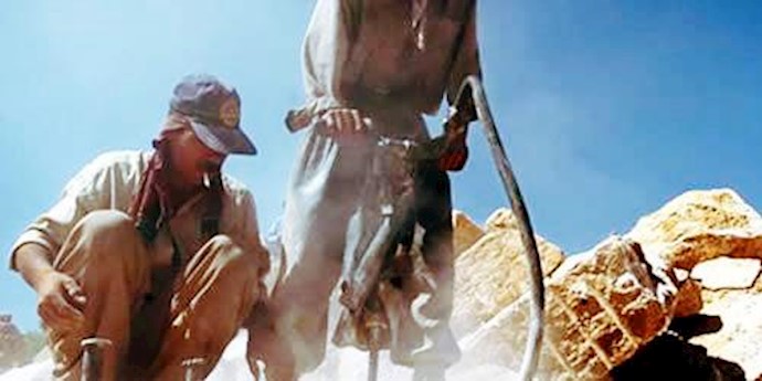 کارگران کارخانه سنگ بری