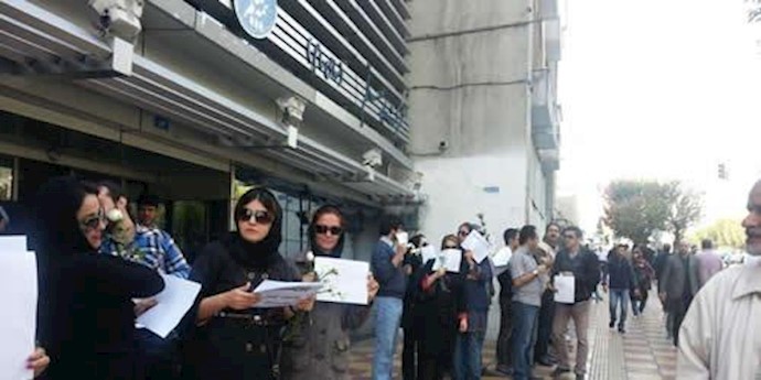 تجمع مخالفان اعدام محمدعلی طاهری در مقابل لاستیک دنا - آرشيو