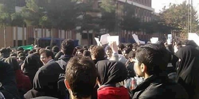 تجمع اعتراضی دانشجویان - آرشیو