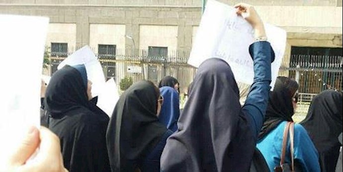 تجمع اعتراضی در تهران - آرشیو