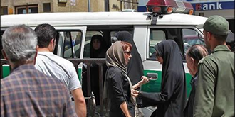سرکوب زنان در ایران در زیر حاکمیت آخوندها