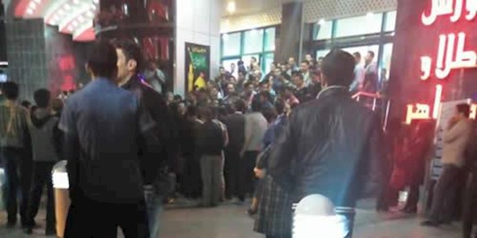 تجمع و اعتصاب مردم و بازاریان در شیراز در اعتراض به دستگیری چند خانم به بهانه آخوندساخته بدحجابی