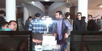تصرف دفتر خیام مؤسسه غارتگر پدیده شاندیز در مشهد توسط مالباختگان خشمگین