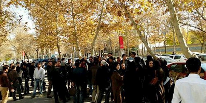 تجمع اعتراضی مالباختگان مؤسسه غارتگر پدیده شاندیز  در مشهد