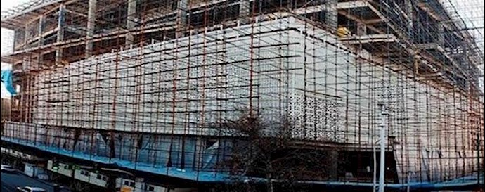 مجتمع در حال ساخت در خیابان پلیس تهران