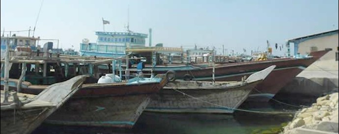 تجمع اعتراضی لنج داران در اعتراض به مالیات های سنگین در بوشهر