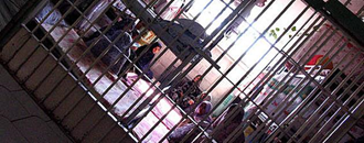 وضعیت فاجعه‌بار زنان زندانی در رژیم آخوندی