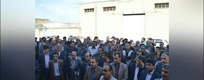 اعتراض کارگران و کارمندان کارخانه مواد معدنی رستاک ملایر