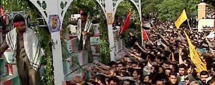 کارناوال تابوت و استخوان در خیابانها