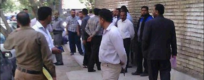 تجمع جمعی از کارگران مخابرات روستایی استان خوزستان