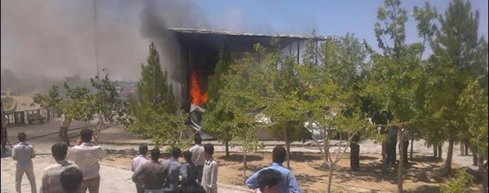 سینمای پنج‌بعدی پارک آزادی اردکان دچار آتش‌سوزی شد 