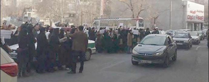 تجمع اعتراضی هواداران زندانی سیاسی محمدعلی طاهری در تهران 
