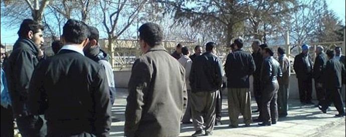 بیکاری جوانان تحصیل کرده