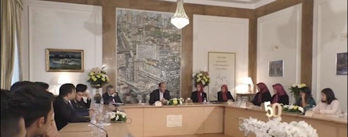 کنفرانس نمایندگان انجمنهای جوانان ایرانی در آلمان با حضور دکتر آلخو ویدال کوادراس 