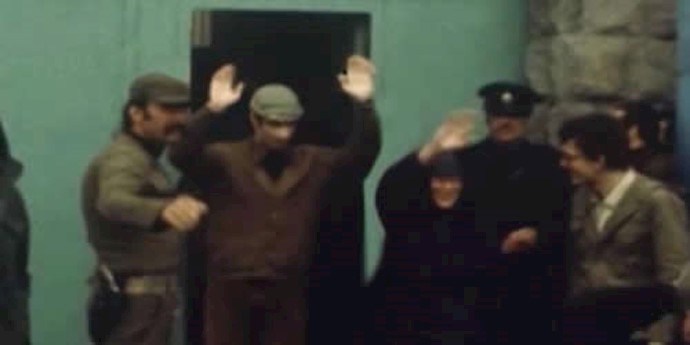 آزادی آخرین دسته از زندانیان سیاسی  در  ۳۰ دیماه سال ۱۳۵۷