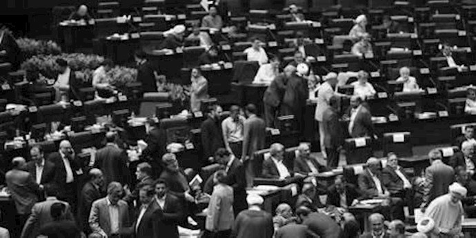 انتخابات نمايشى مجلس ارتجاع