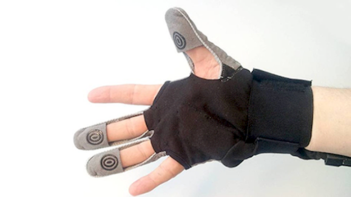 تولید دستکش ویژه برای مقابله با ناتوانی عضلانی