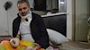 اویس اکبری که توسط جوانان گوشمالی داده شده است