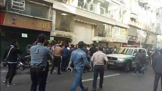 درگیری ماموران سرکوبگر با دکه داران