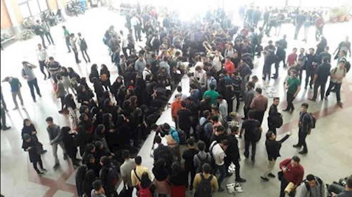 تجمع اعتراضی دانشجویان در دانشگاه خواجه نصیر طوسی 