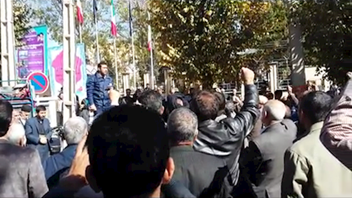 تجمع اعتراضی مردم شهر کرد و چهار محال بختیاری