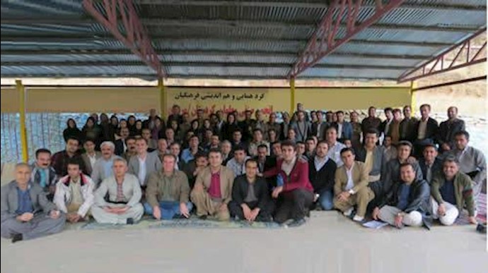 گردهمایی معلمان مریوان در حمایت از اسماعیل عبدی