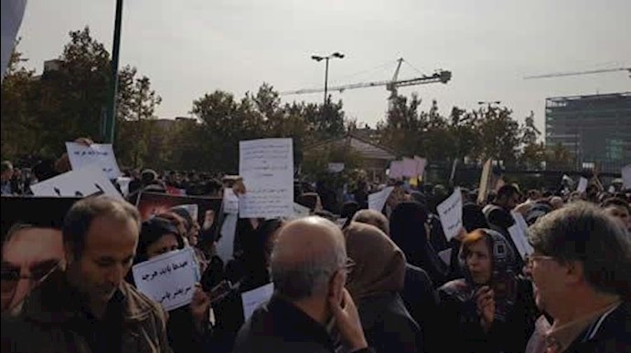 تجمع اعتراضی مالباختگان ثامن ‌الحجج  مقابل مجلس ارتجاع