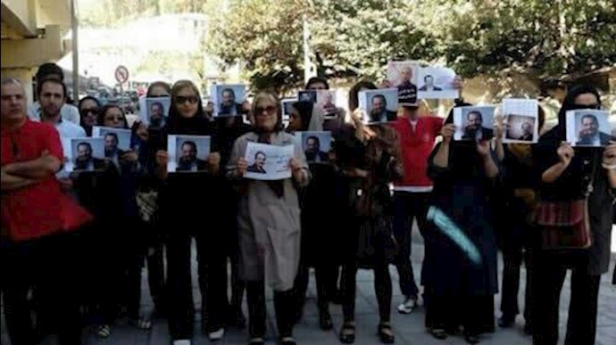 تجمع اعتراضی شماری از معترضین به عدم آزادی محمد علی طاهری