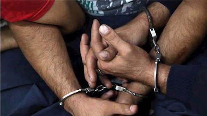 دستگیری جوانان در آبادان- آرشیو