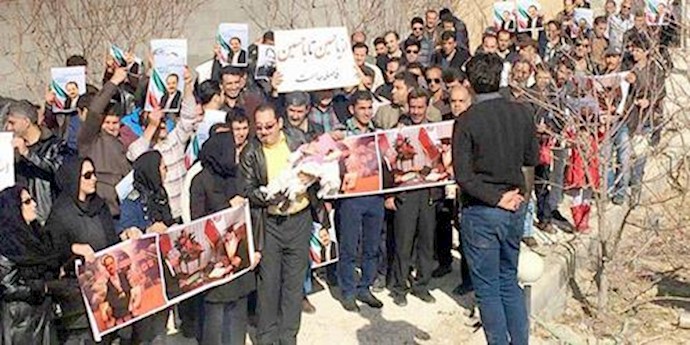 تجمع مدافعان محمدعلی طاهری در جلوی زندان اوین