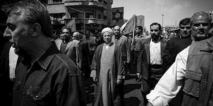 شعار عوامل باند خامنه‌ای علیه رفسنجانی در نمایش 22بهمن در تهران