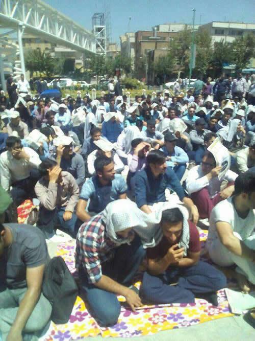 تجمع دانشجویان و فارغ التحصیلان دانشگاه نفت مقابل مجلس