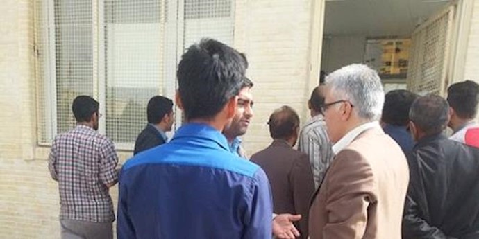 بهبهان - تجمع اعتراضی اهالی بیدبلند و بیدزرد مقابل فرمانداری