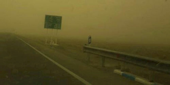 توفان گردوغبار در جاده ایرانشهر