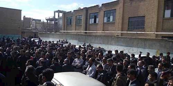 تجمع اعتراضی معلمان در سقز - آرشیو