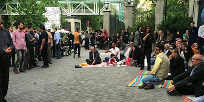 تجمع مالباختگان غارت شده مؤسسه ثامن‌الحجج در تهران